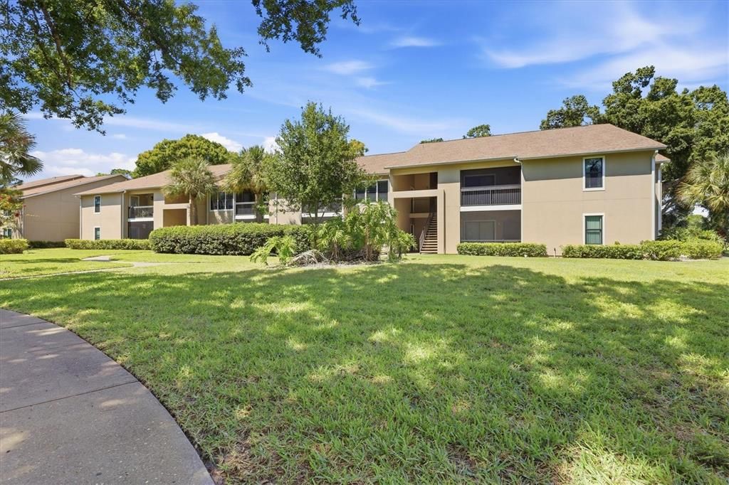 For Sale: $169,000 (1 beds, 1 baths, 688 Square Feet)