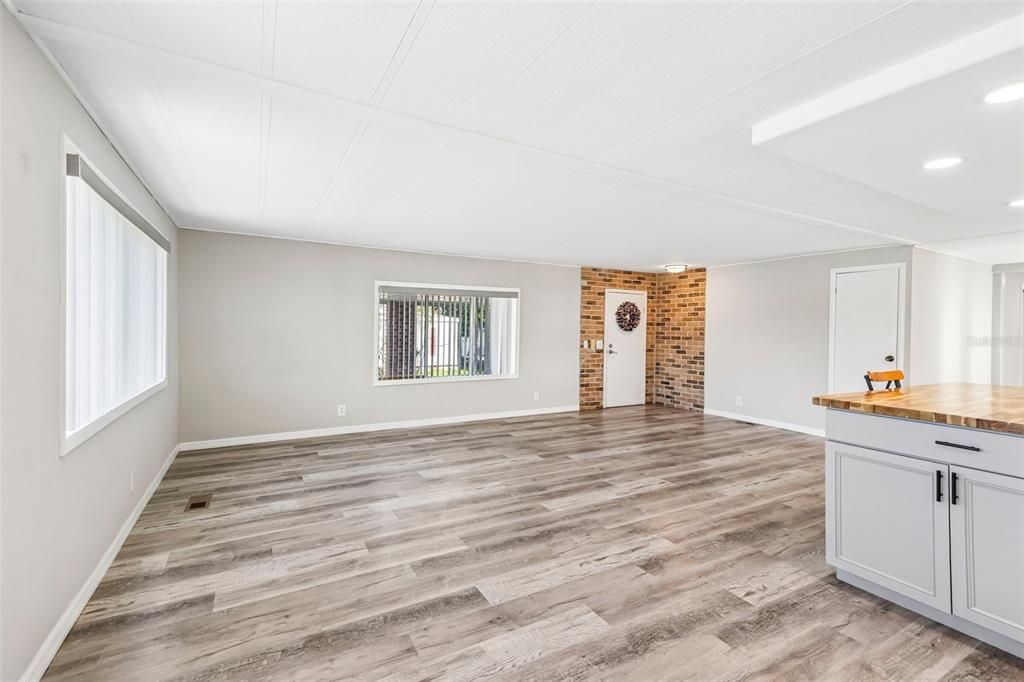 For Sale: $245,000 (3 beds, 2 baths, 1440 Square Feet)