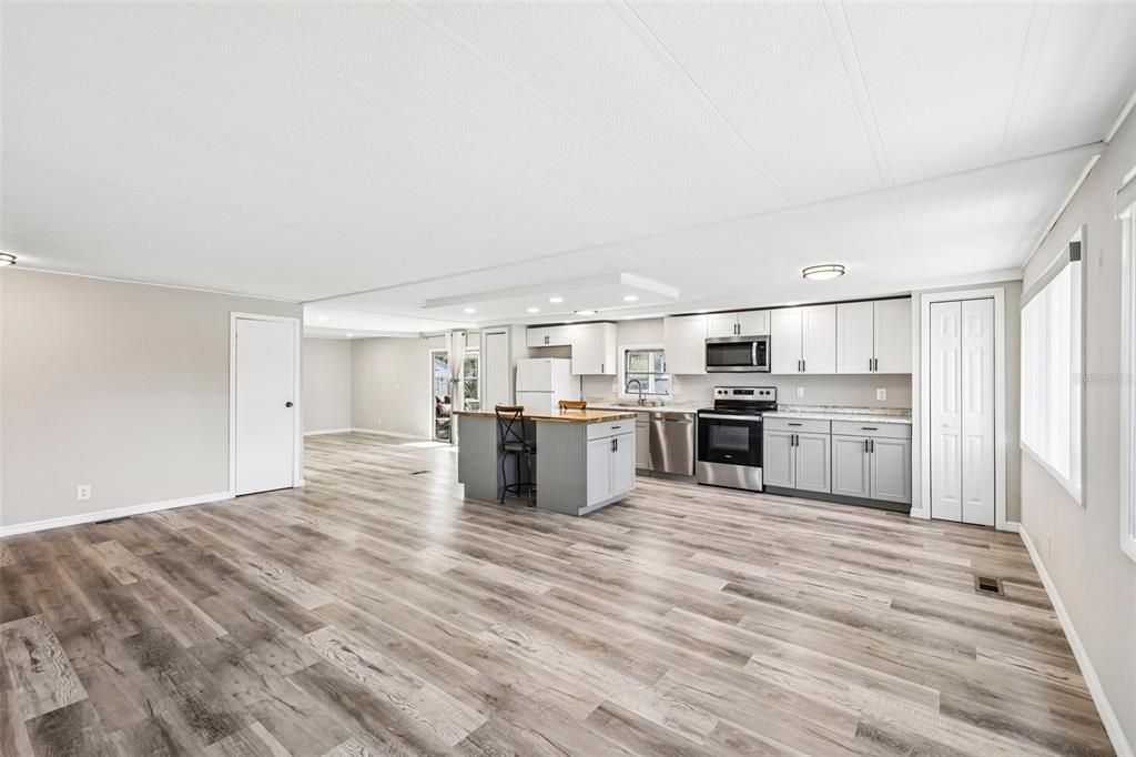 For Sale: $245,000 (3 beds, 2 baths, 1440 Square Feet)