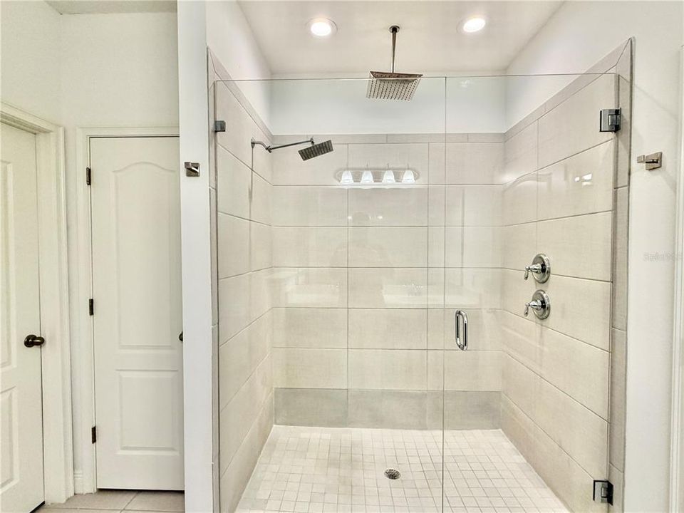 For Rent: $3,400 (4 beds, 3 baths, 2242 Square Feet)