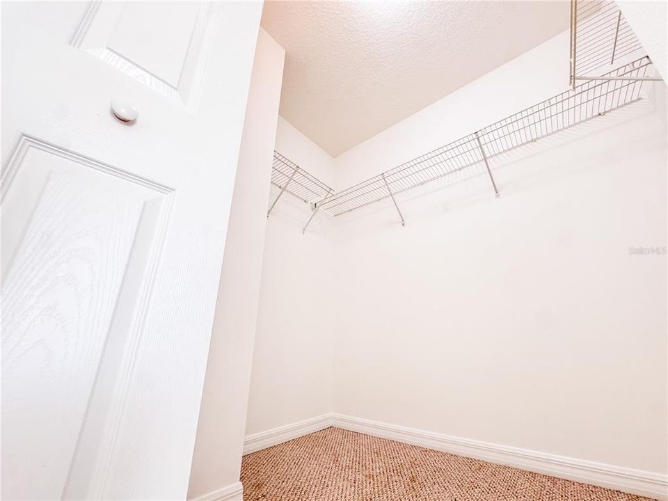 For Sale: $289,000 (2 beds, 2 baths, 1402 Square Feet)