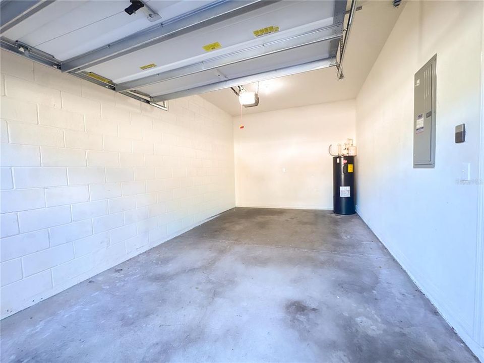 For Sale: $289,000 (2 beds, 2 baths, 1402 Square Feet)