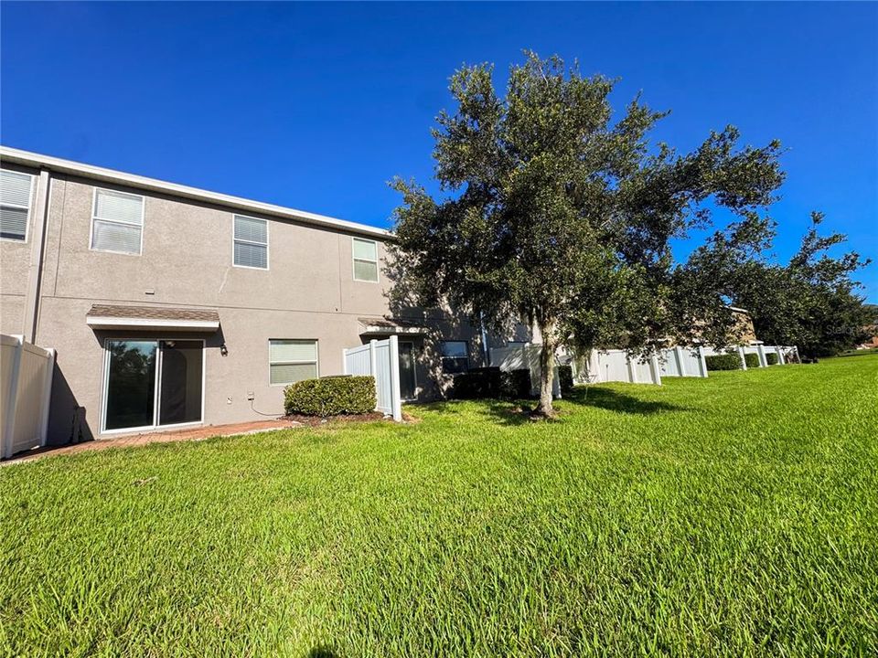 For Sale: $289,000 (2 beds, 2 baths, 1402 Square Feet)