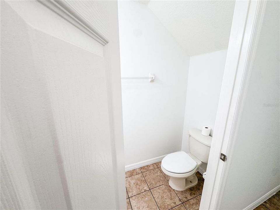 For Sale: $289,000 (2 beds, 2 baths, 1402 Square Feet)
