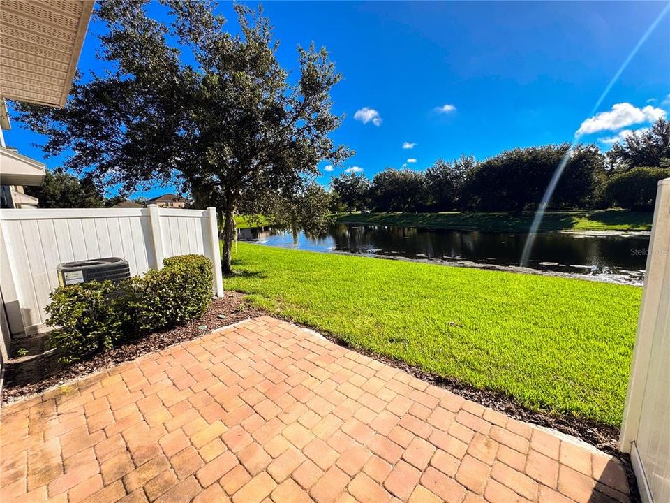 For Sale: $289,000 (2 beds, 2 baths, 1402 Square Feet)