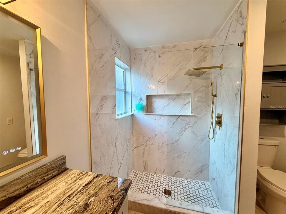 For Sale: $279,900 (2 beds, 2 baths, 1129 Square Feet)