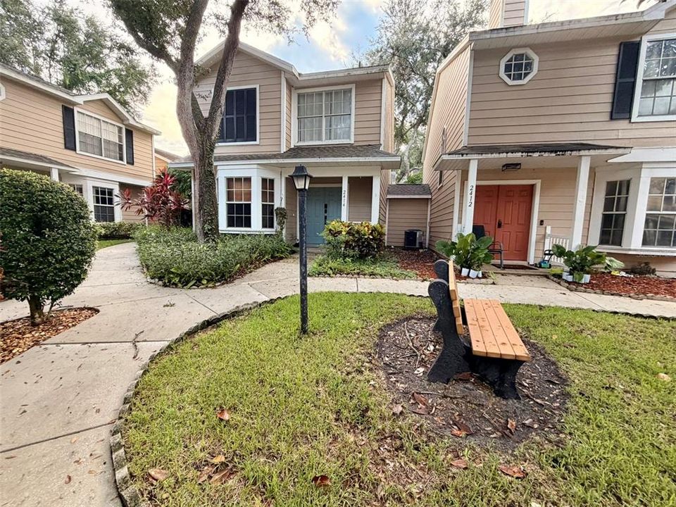 For Sale: $279,900 (2 beds, 2 baths, 1129 Square Feet)