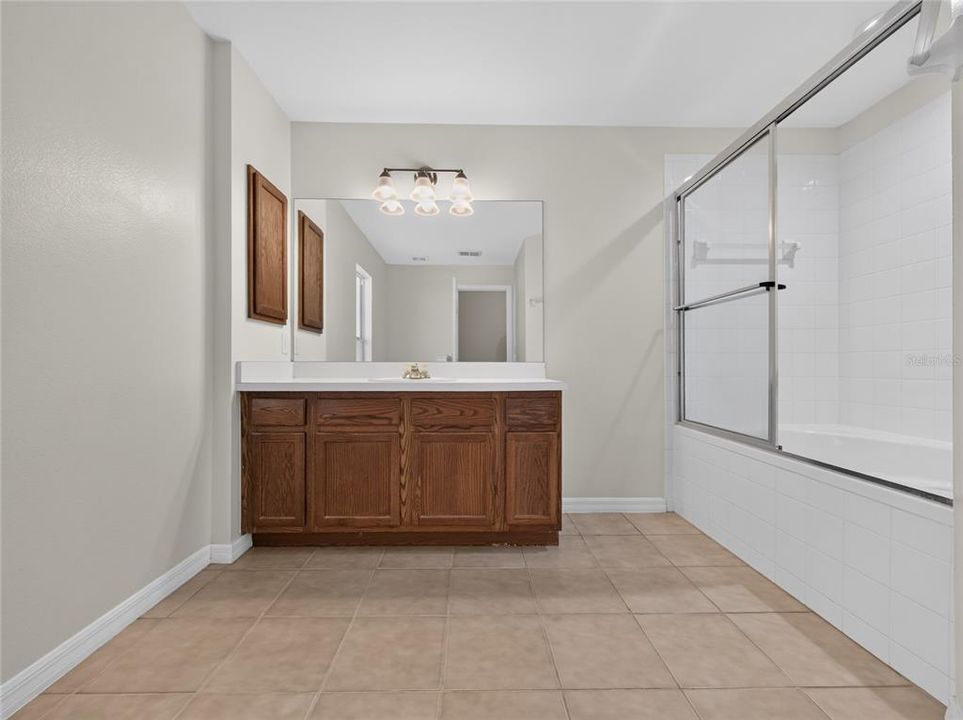 Active With Contract: $350,000 (3 beds, 2 baths, 1564 Square Feet)