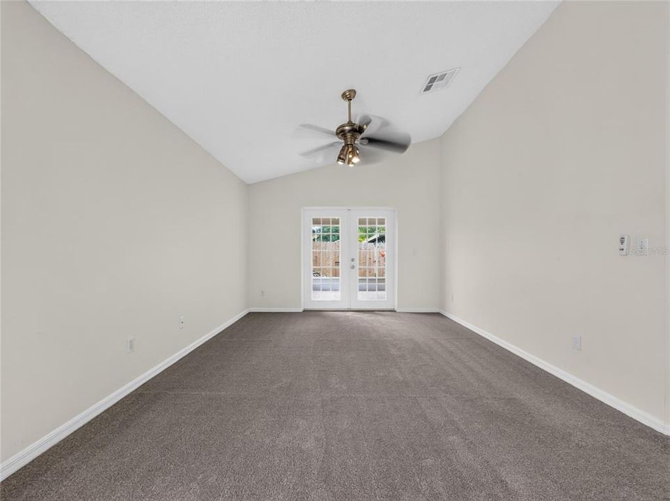 Active With Contract: $350,000 (3 beds, 2 baths, 1564 Square Feet)