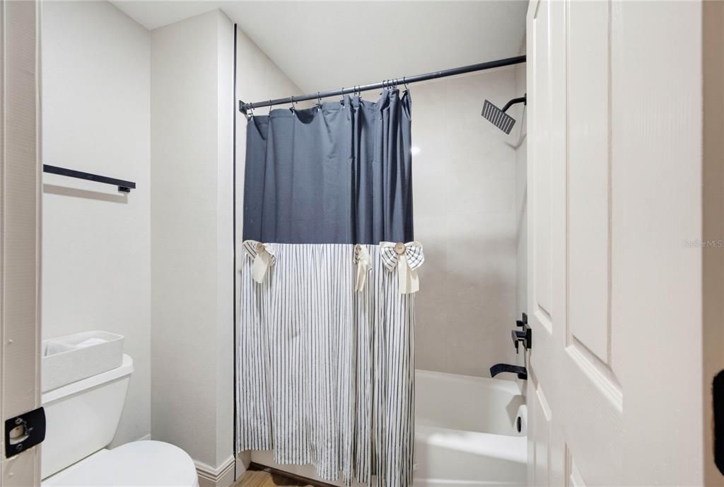 For Sale: $275,000 (3 beds, 2 baths, 1344 Square Feet)