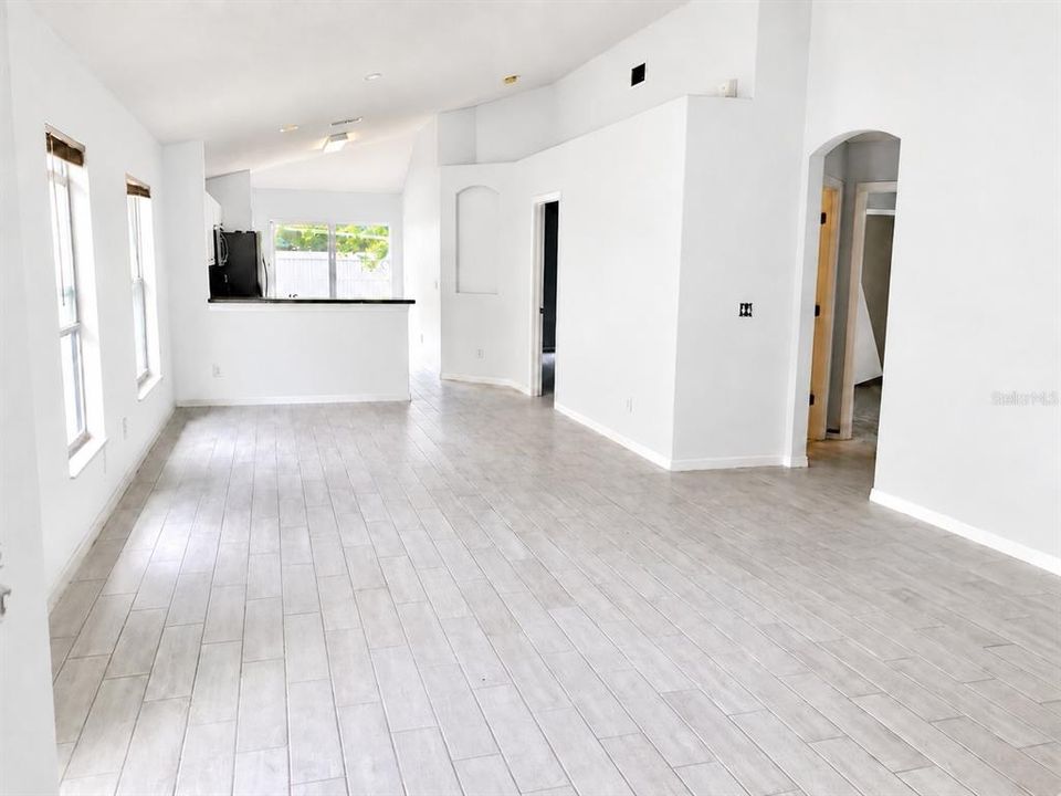 En Venta: $315,000 (3 camas, 2 baños, 1272 Pies cuadrados)