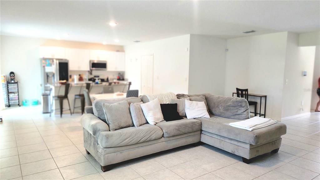 For Sale: $335,000 (4 beds, 2 baths, 1845 Square Feet)