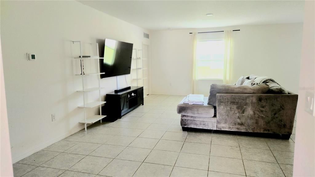 For Sale: $335,000 (4 beds, 2 baths, 1845 Square Feet)