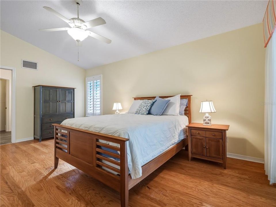 For Sale: $719,000 (3 beds, 2 baths, 1940 Square Feet)