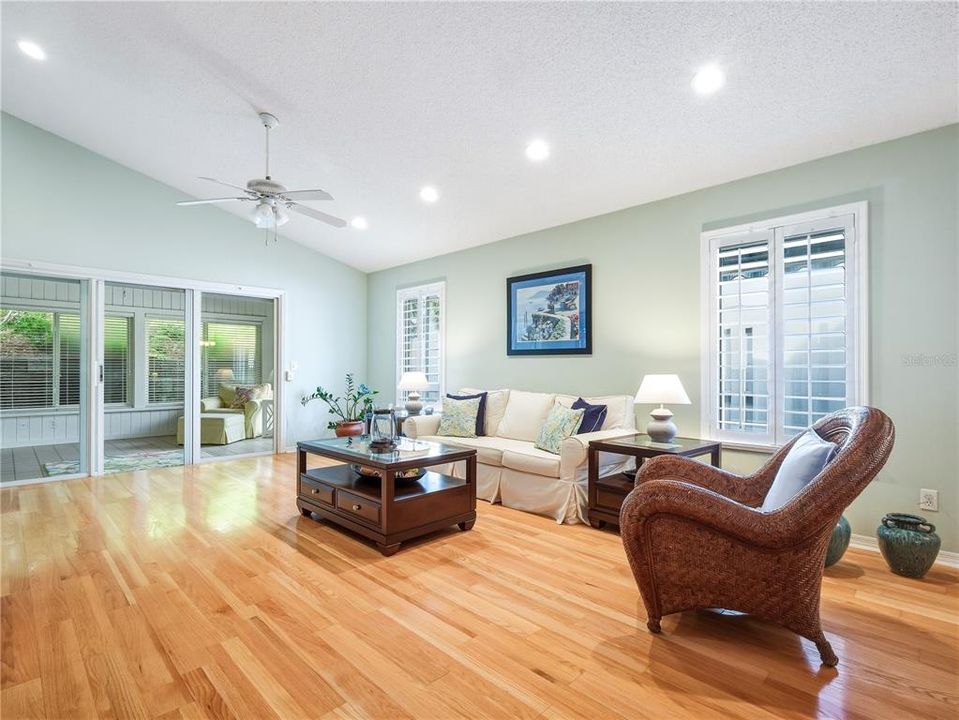 For Sale: $719,000 (3 beds, 2 baths, 1940 Square Feet)