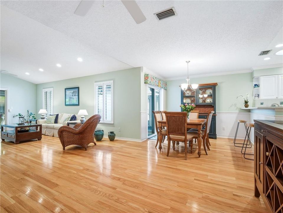 For Sale: $719,000 (3 beds, 2 baths, 1940 Square Feet)