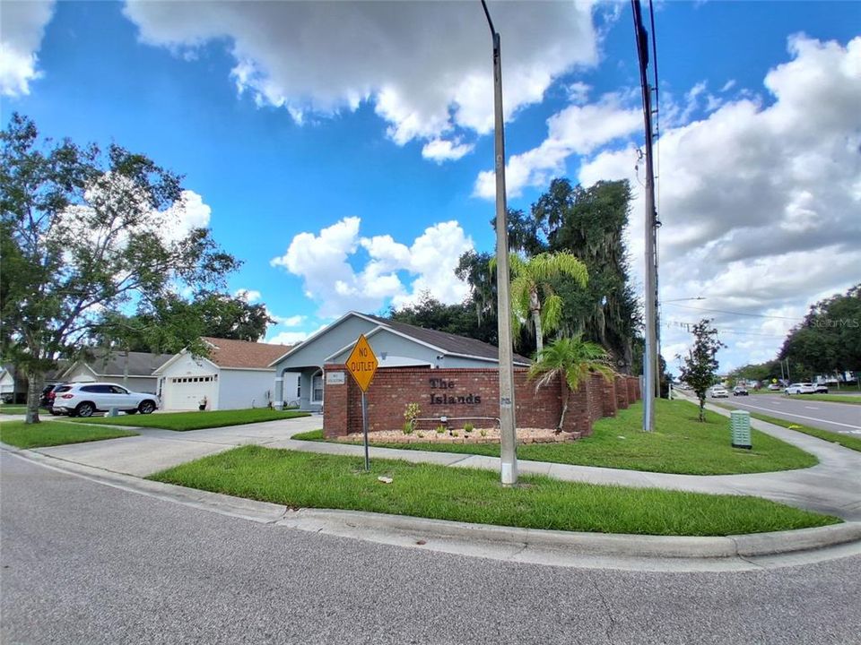 For Rent: $2,295 (3 beds, 2 baths, 1339 Square Feet)