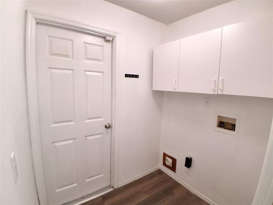 For Rent: $2,295 (3 beds, 2 baths, 1339 Square Feet)