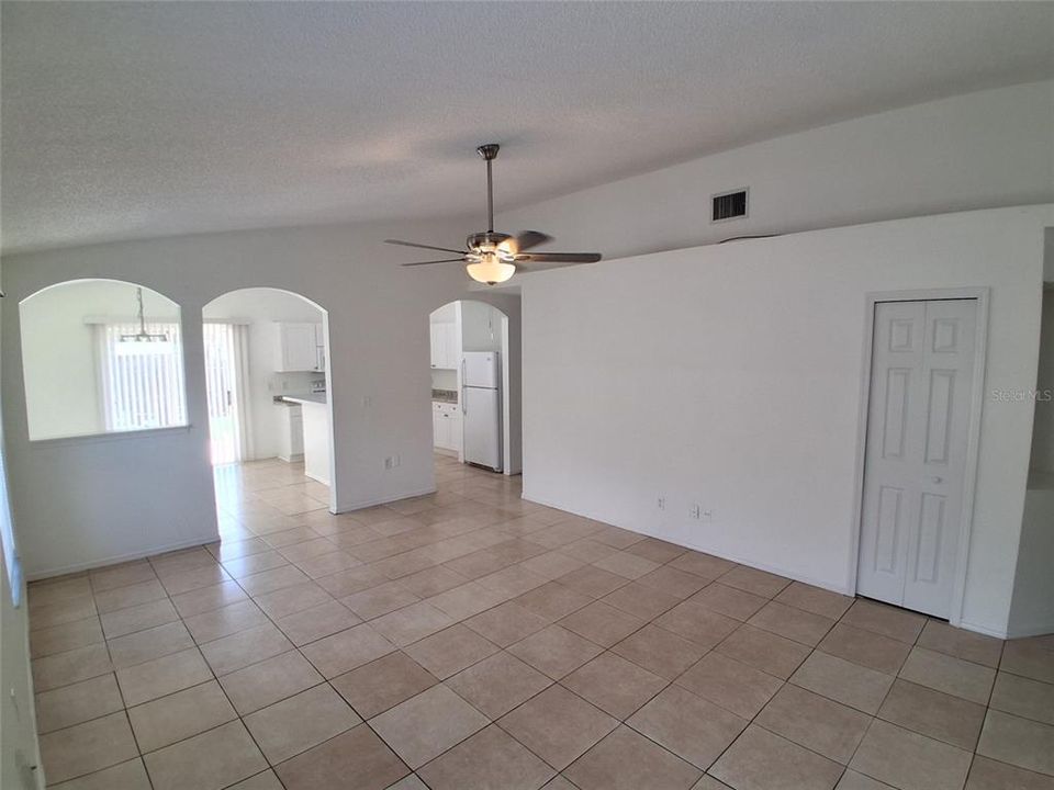 For Rent: $2,295 (3 beds, 2 baths, 1339 Square Feet)