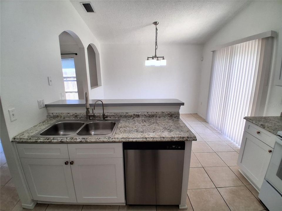 For Rent: $2,295 (3 beds, 2 baths, 1339 Square Feet)