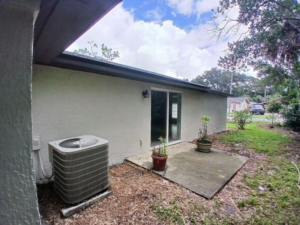 For Sale: $335,000 (3 beds, 2 baths, 1302 Square Feet)