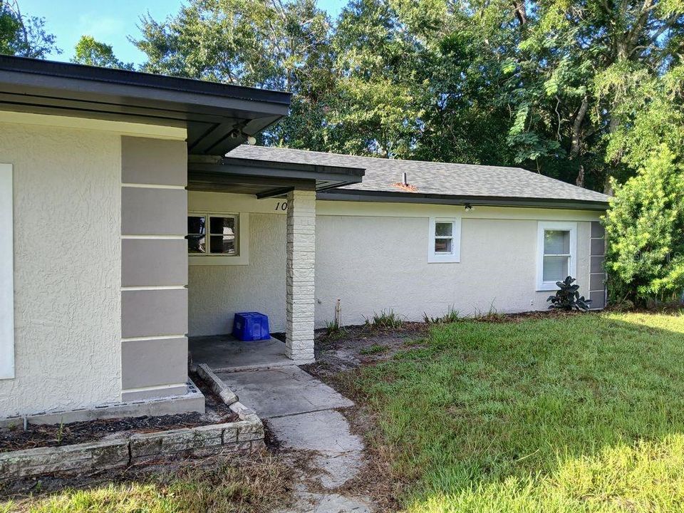 For Sale: $335,000 (3 beds, 2 baths, 1302 Square Feet)