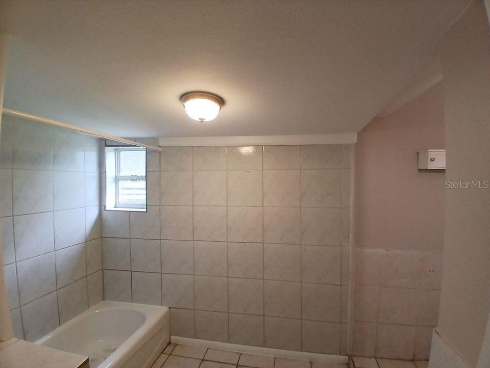For Sale: $335,000 (3 beds, 2 baths, 1302 Square Feet)