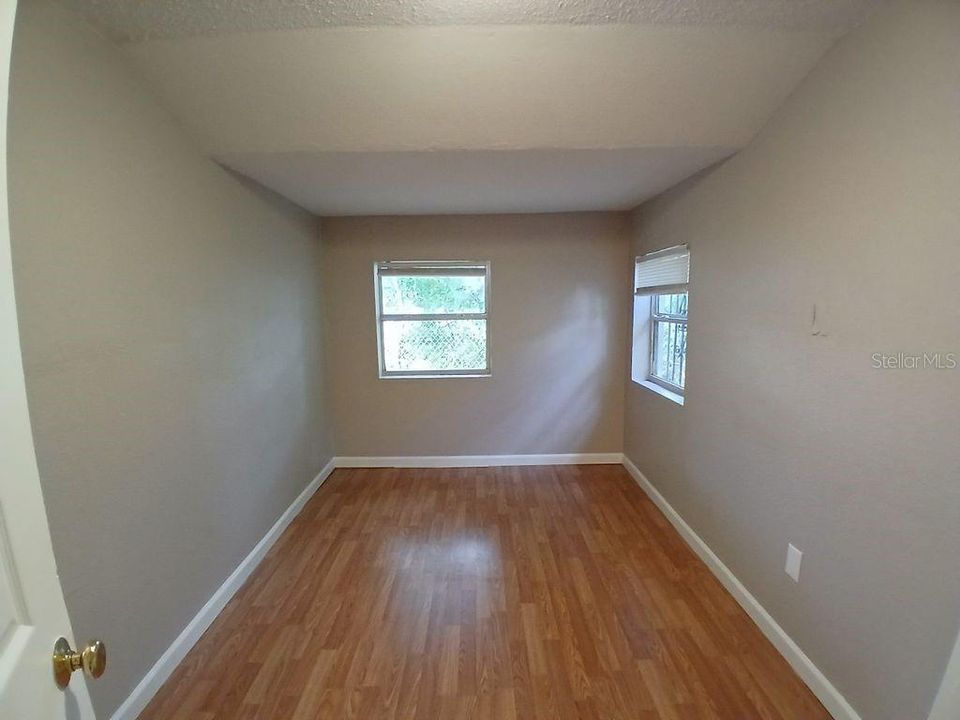 For Sale: $335,000 (3 beds, 2 baths, 1302 Square Feet)