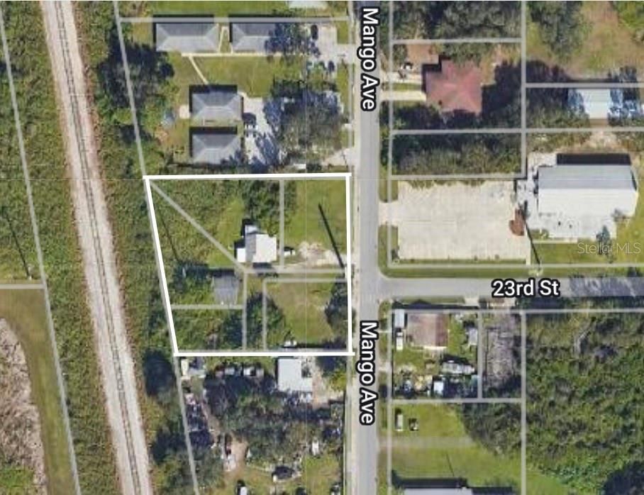 На продажу: $750,000 (0.86 acres)
