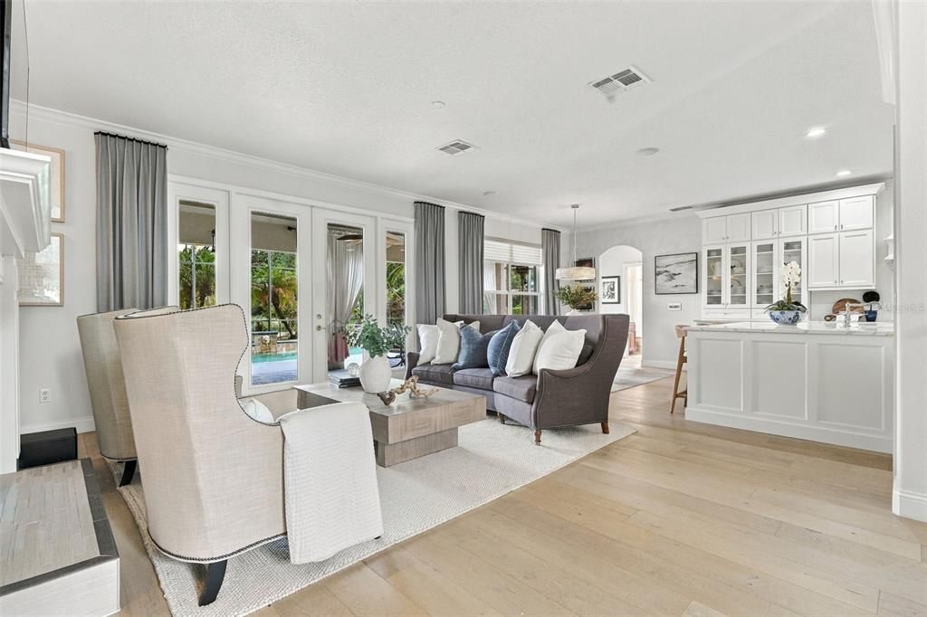 На продажу: $939,999 (5 спален, 4 ванн, 3735 Квадратных фут)