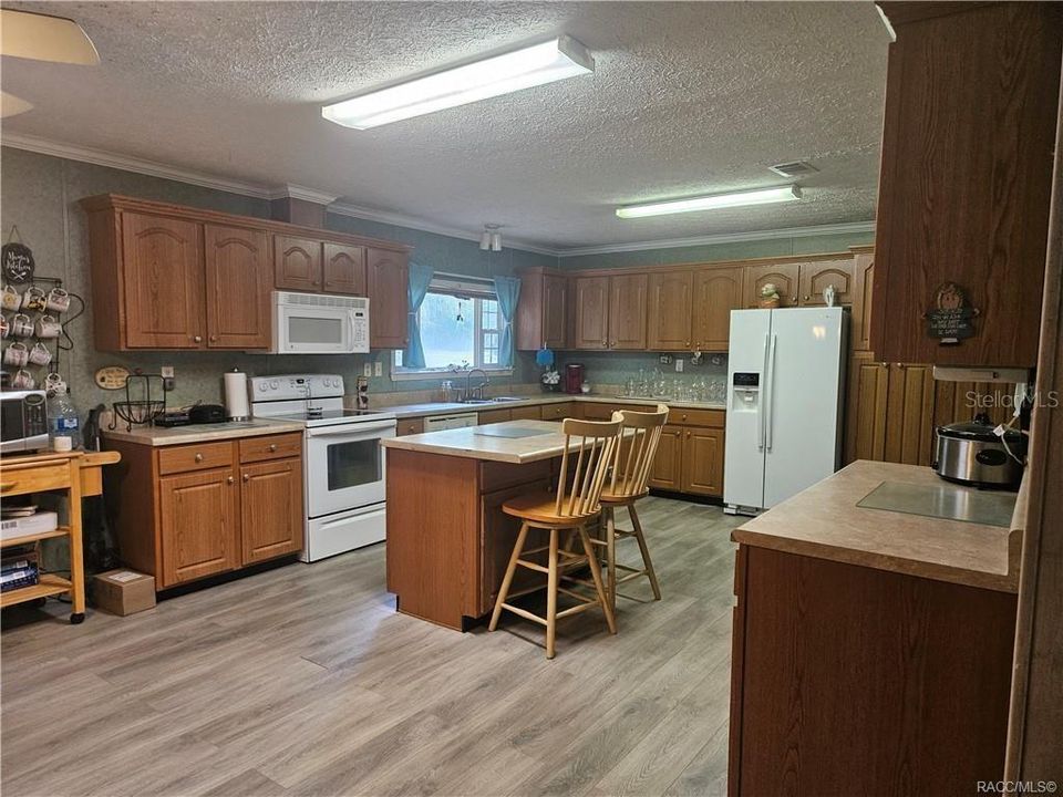 En Venta: $265,000 (4 camas, 2 baños, 2280 Pies cuadrados)