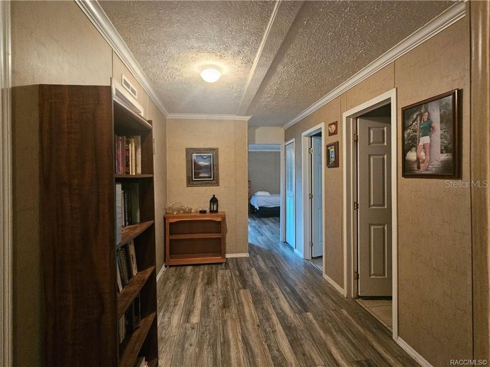 En Venta: $265,000 (4 camas, 2 baños, 2280 Pies cuadrados)