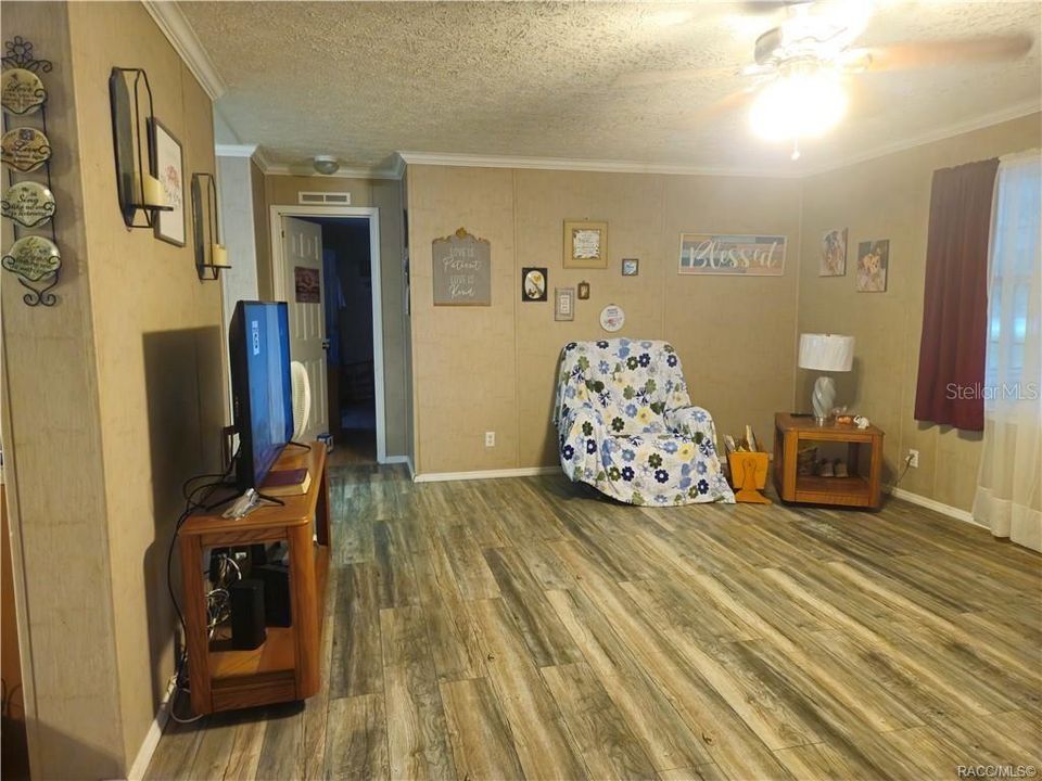 En Venta: $265,000 (4 camas, 2 baños, 2280 Pies cuadrados)