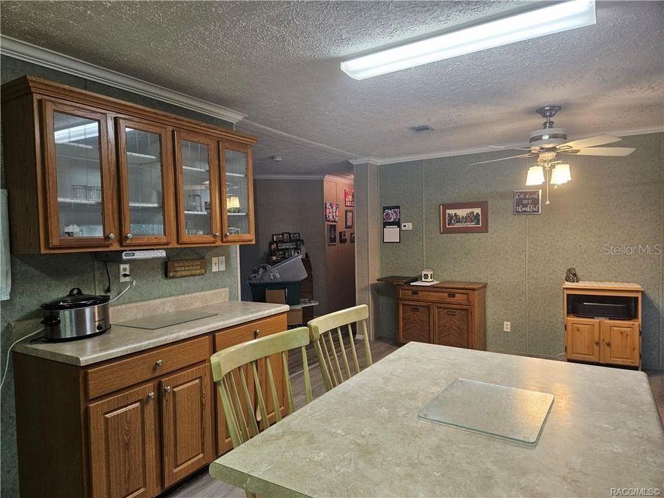 En Venta: $265,000 (4 camas, 2 baños, 2280 Pies cuadrados)