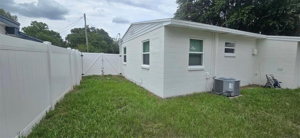 En Venta: $285,000 (2 camas, 1 baños, 810 Pies cuadrados)