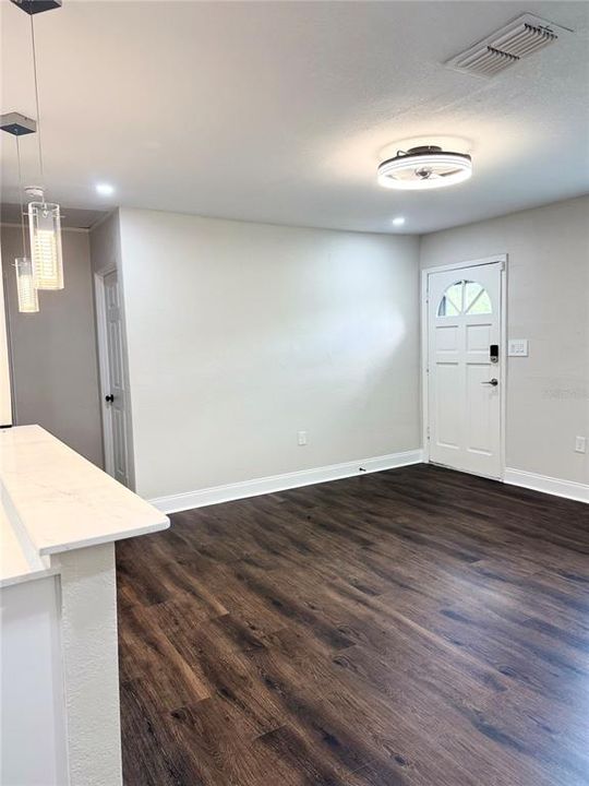 En Venta: $285,000 (2 camas, 1 baños, 810 Pies cuadrados)