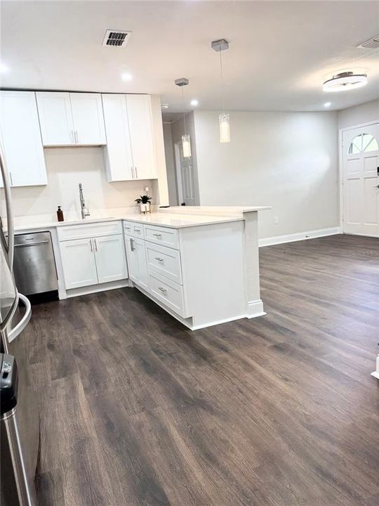 En Venta: $285,000 (2 camas, 1 baños, 810 Pies cuadrados)