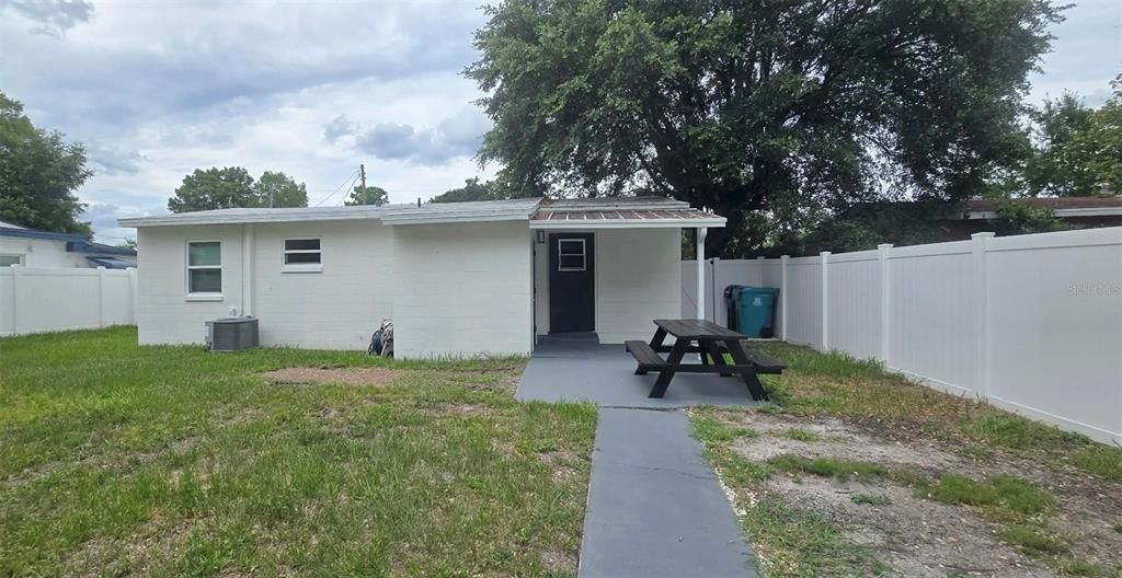 En Venta: $285,000 (2 camas, 1 baños, 810 Pies cuadrados)