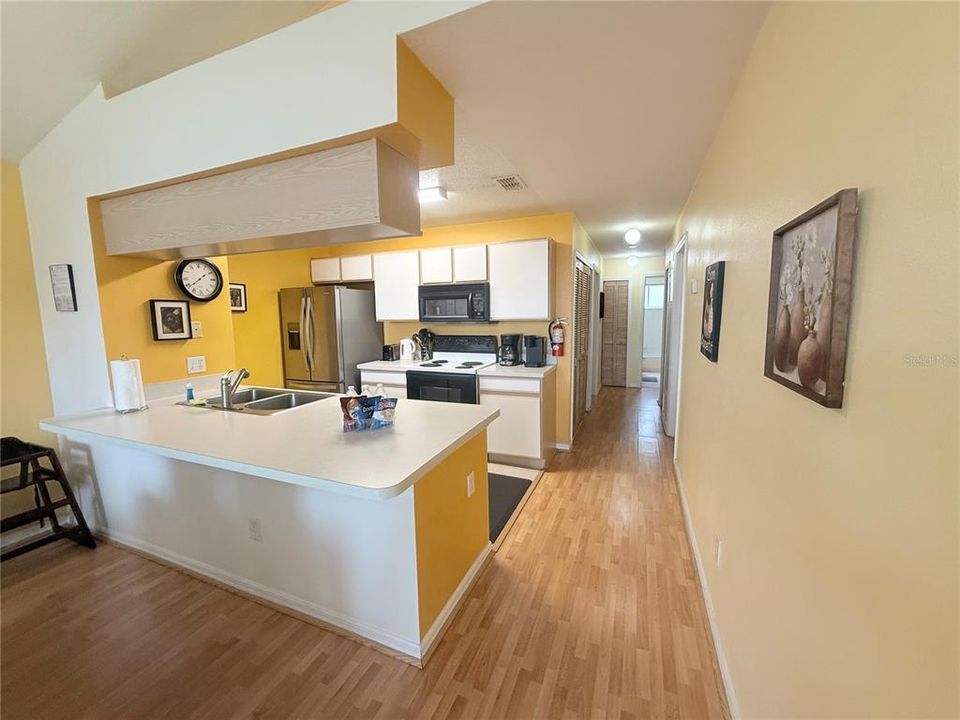 В аренду: $1,800 (3 спален, 2 ванн, 1357 Квадратных фут)