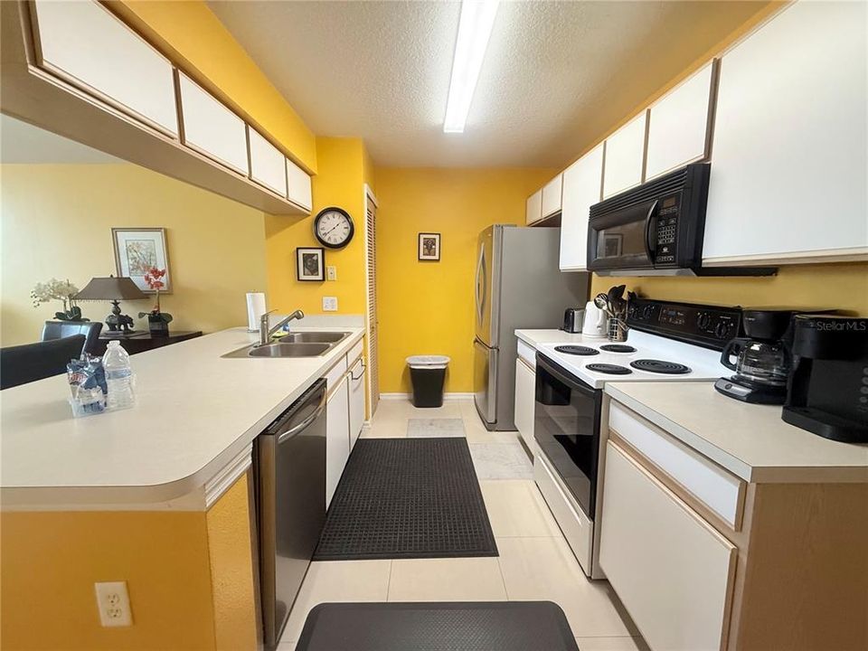 В аренду: $1,800 (3 спален, 2 ванн, 1357 Квадратных фут)