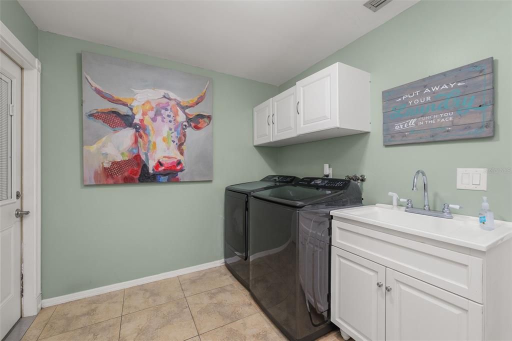 For Sale: $595,500 (3 beds, 3 baths, 2626 Square Feet)