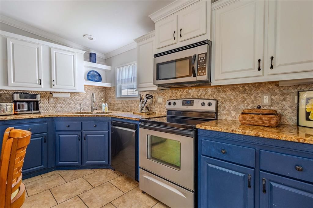 For Sale: $259,900 (3 beds, 2 baths, 1512 Square Feet)