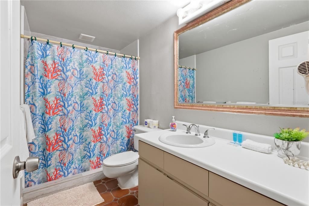 For Sale: $395,000 (2 beds, 2 baths, 1391 Square Feet)