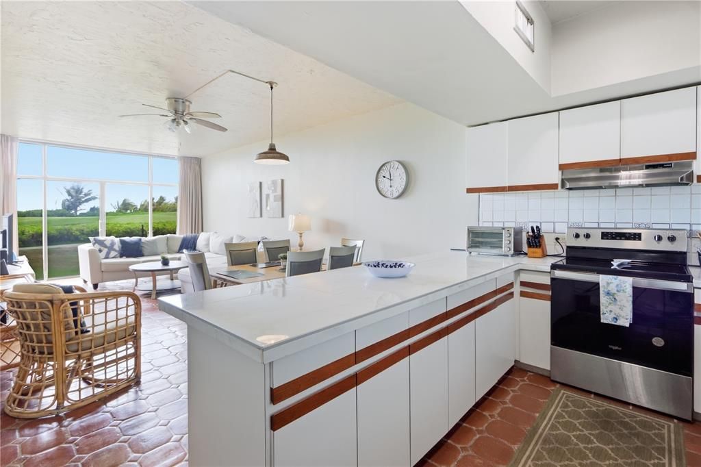 For Sale: $395,000 (2 beds, 2 baths, 1391 Square Feet)