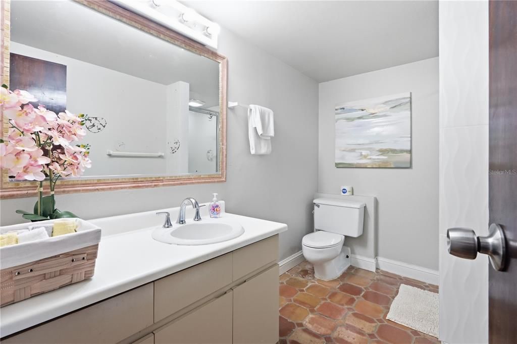 For Sale: $395,000 (2 beds, 2 baths, 1391 Square Feet)