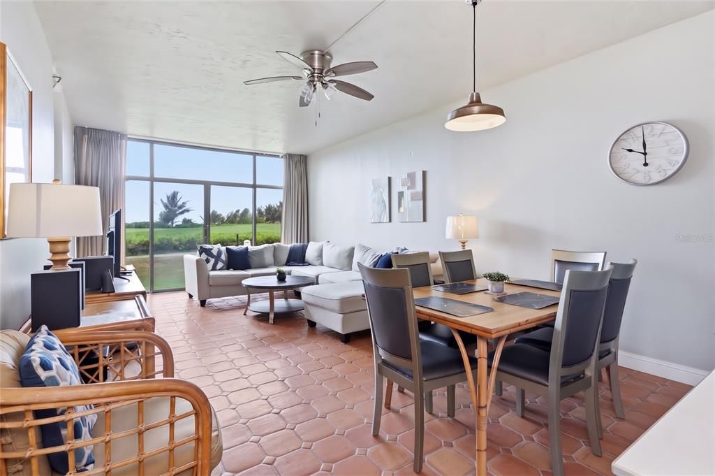 For Sale: $395,000 (2 beds, 2 baths, 1391 Square Feet)