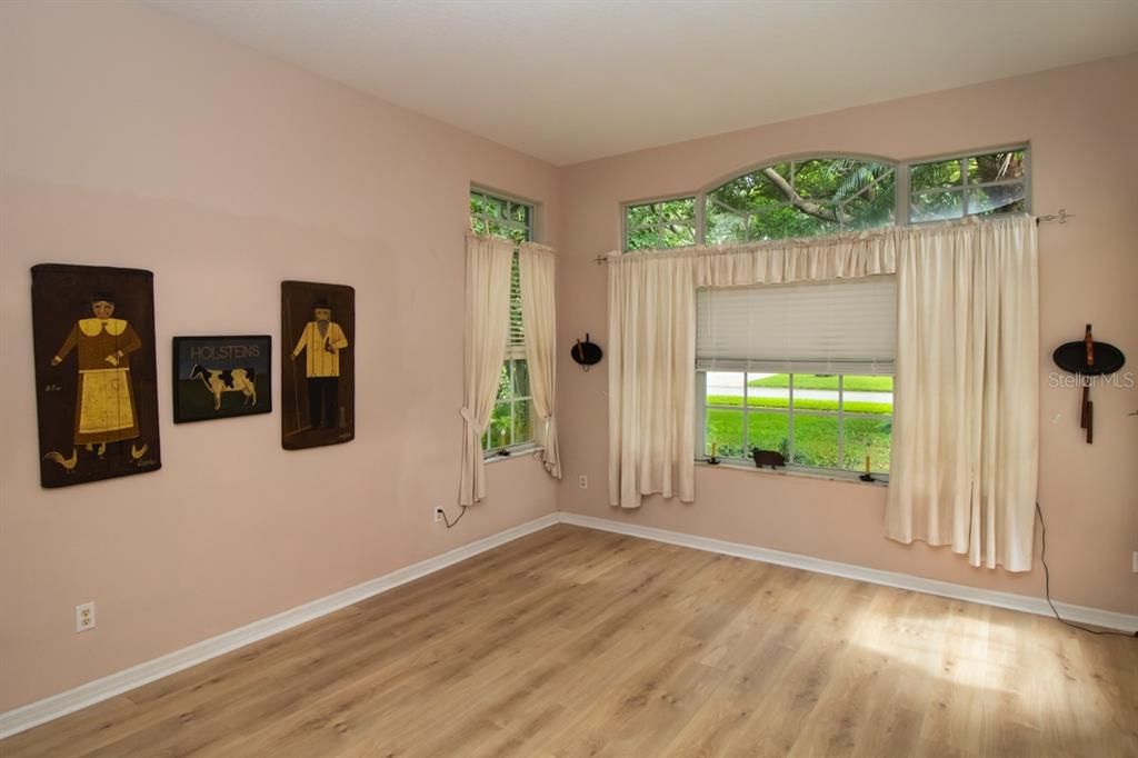 For Sale: $559,000 (4 beds, 2 baths, 2676 Square Feet)