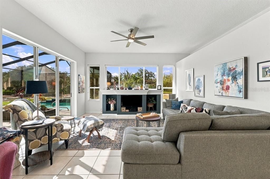 For Sale: $434,900 (3 beds, 2 baths, 2104 Square Feet)