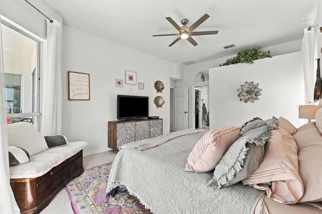 For Sale: $434,900 (3 beds, 2 baths, 2104 Square Feet)