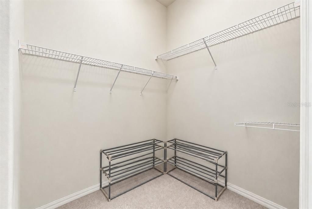 For Sale: $434,900 (3 beds, 2 baths, 2104 Square Feet)